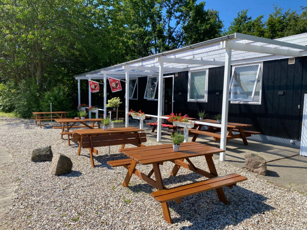 Feriebyens Camping i Rødvig | Camping tæt på strand, skov og klint | Naturskønne omgivelser og dyb ro